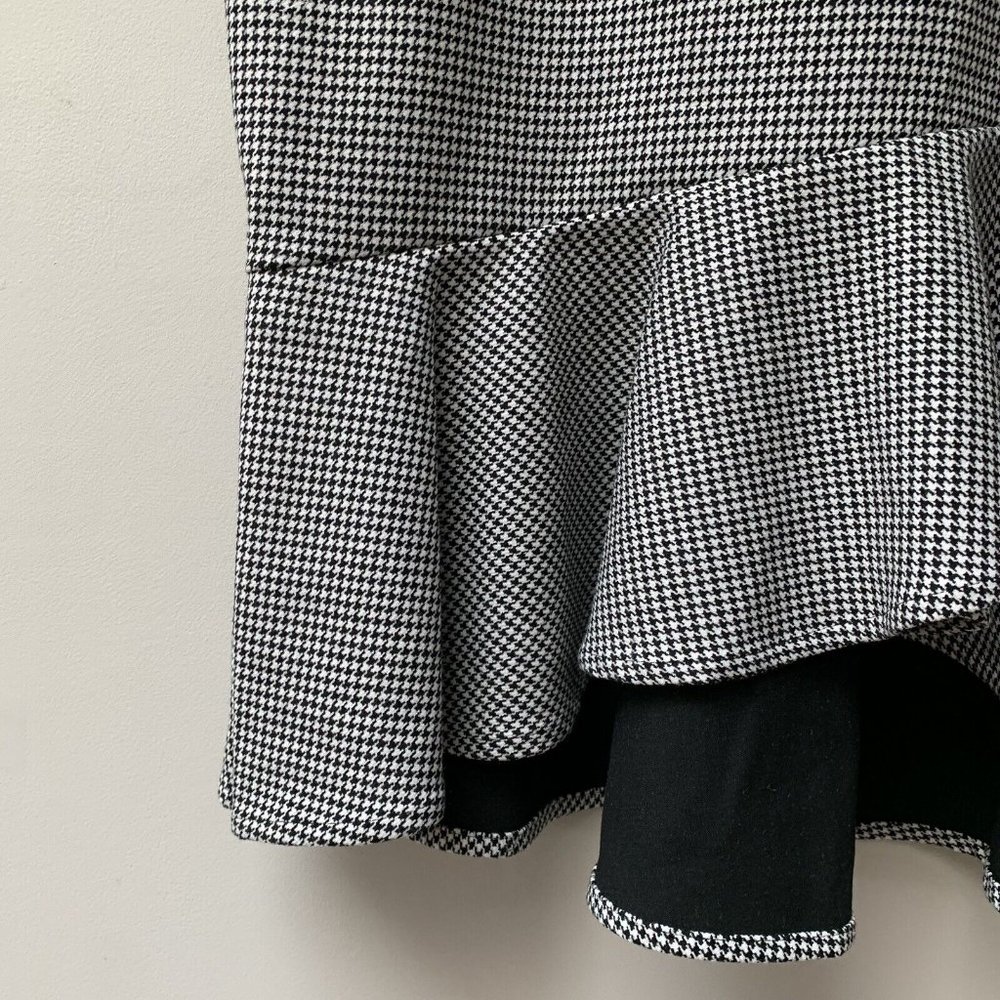 Marks & Spencer Midi Skirt Size UK 18 Houndstooth Asymmetrical Hem Thick Heavy - Picture 9 of 10